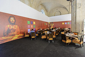 Зона ресторана Buddha-bar на UFW осенью 2012 года